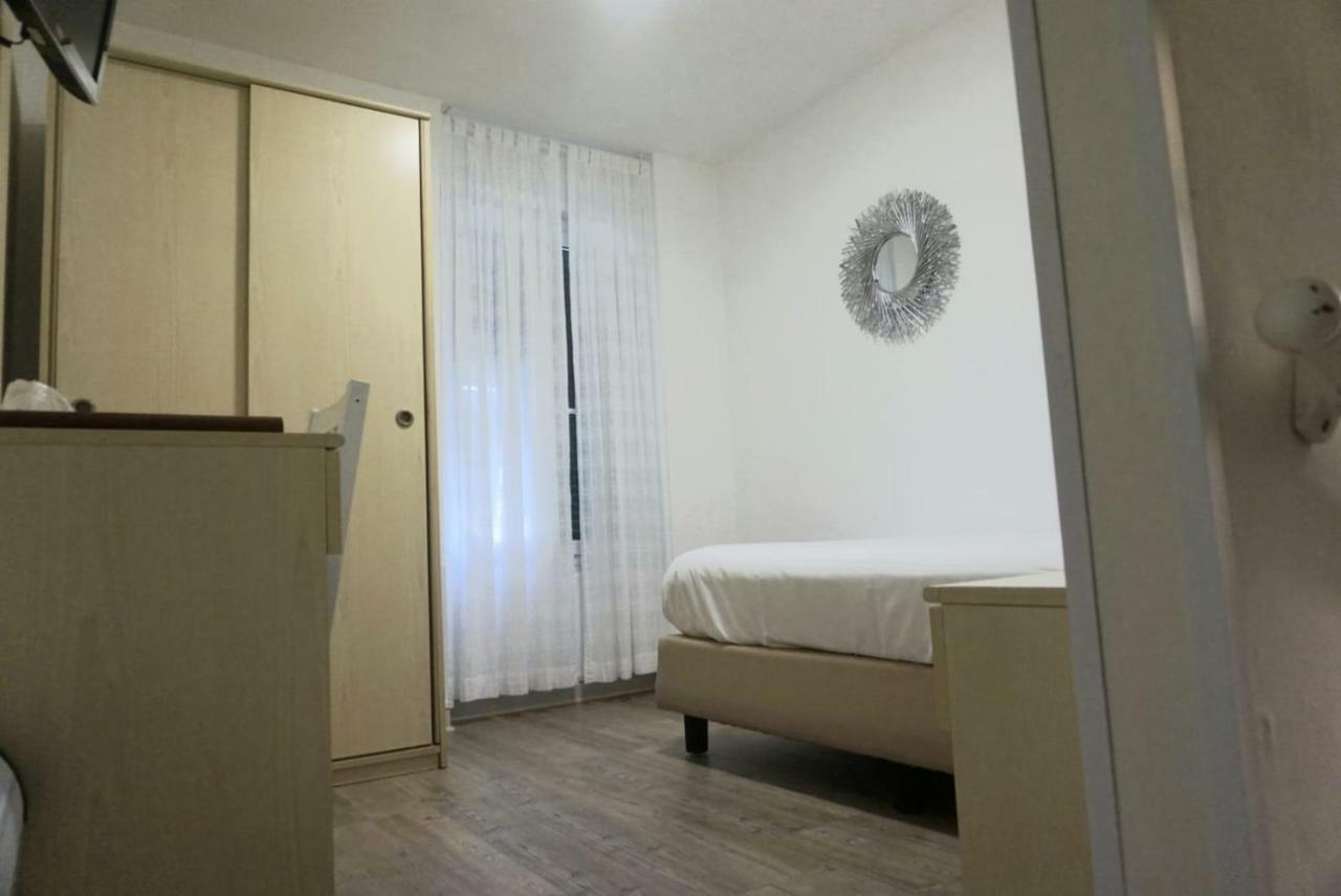 Hotel Arcobaleno Челе Лигуре Екстериор снимка